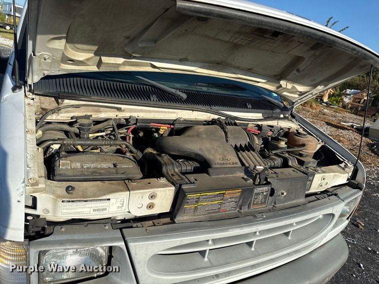 image for item DY8199 2001 Ford E150 van