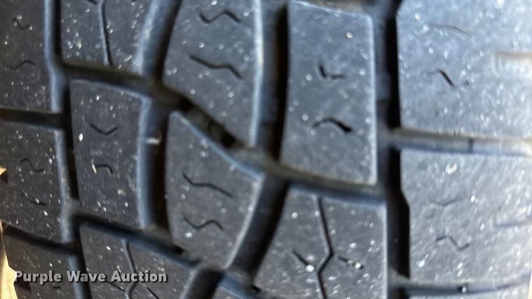 image for item DY8199 2001 Ford E150 van