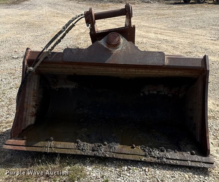 image for item DY8206 Wedgelock B77-170-1800 excavator bucket