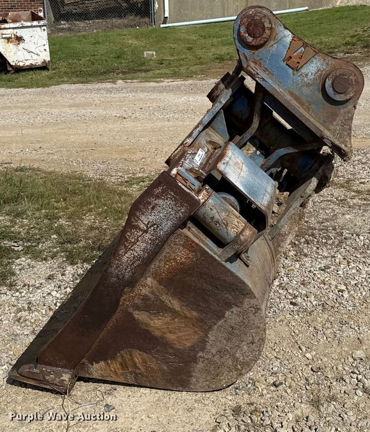 image for item DY8206 Wedgelock B77-170-1800 excavator bucket