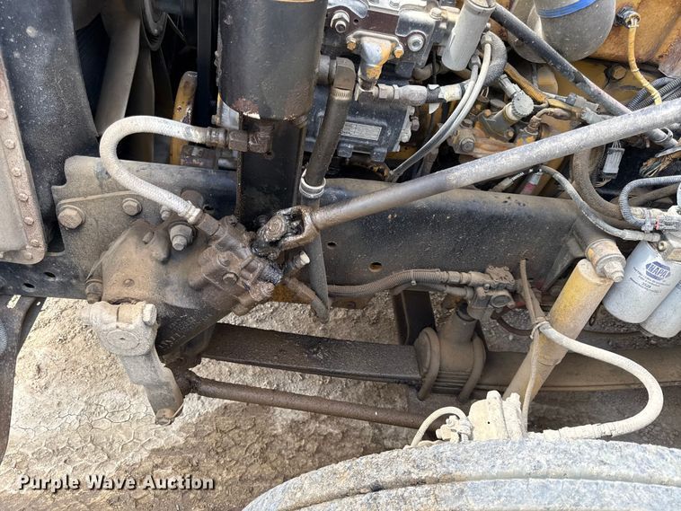 image for item DY8207 1999 Freightliner FLD120 semi truck