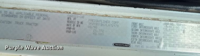 image for item DY8207 1999 Freightliner FLD120 semi truck