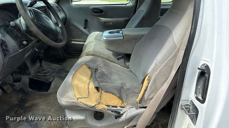 image for item DY8208 1999 Ford F150 SuperCab pickup truck