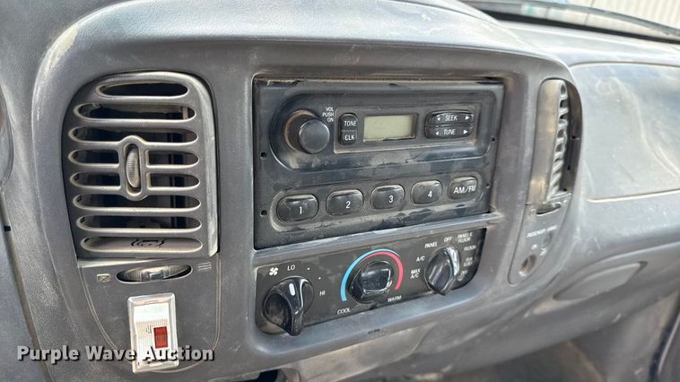 image for item DY8208 1999 Ford F150 SuperCab pickup truck