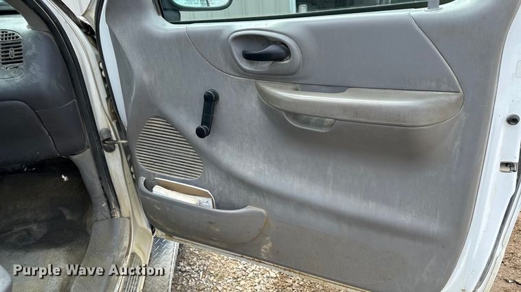 image for item DY8208 1999 Ford F150 SuperCab pickup truck