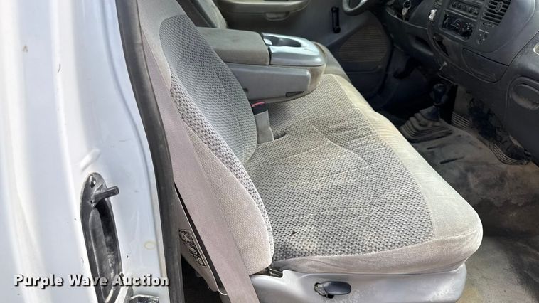 image for item DY8208 1999 Ford F150 SuperCab pickup truck