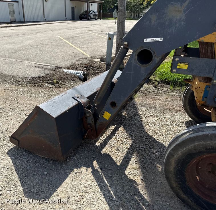 image for item DY8212 Ford Special 5600 tractor