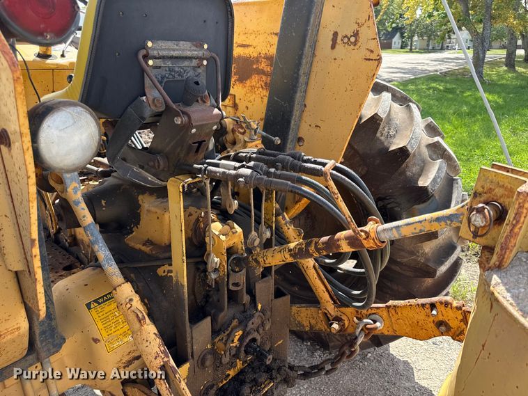 image for item DY8212 Ford Special 5600 tractor