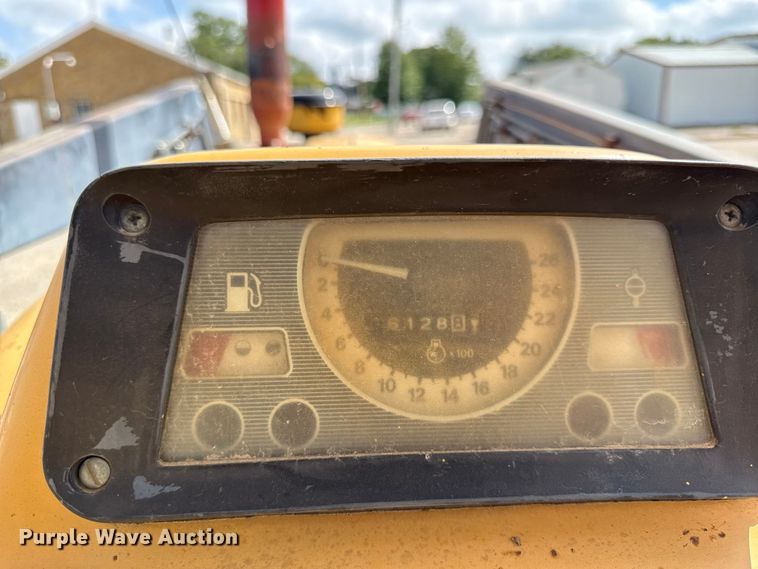 image for item DY8212 Ford Special 5600 tractor