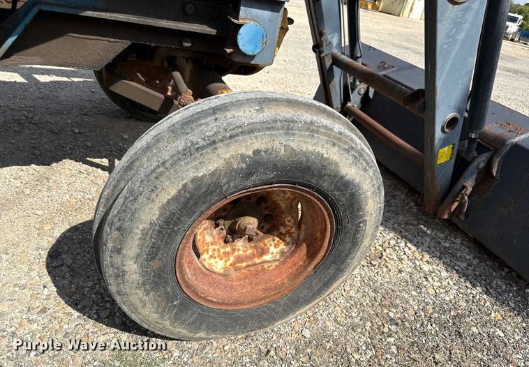 image for item DY8212 Ford Special 5600 tractor