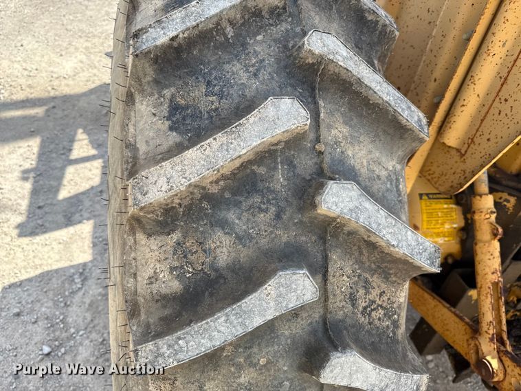 image for item DY8212 Ford Special 5600 tractor