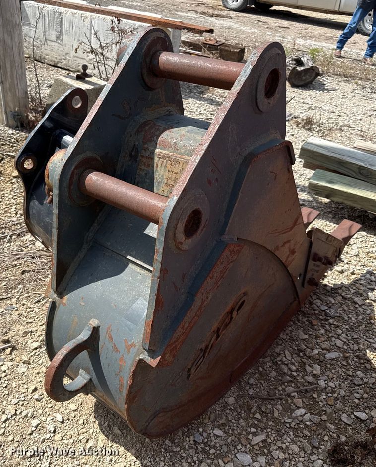 image for item DY8213 ESCO excavator bucket