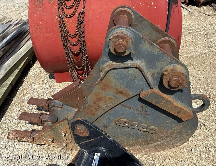image for item DY8213 ESCO excavator bucket