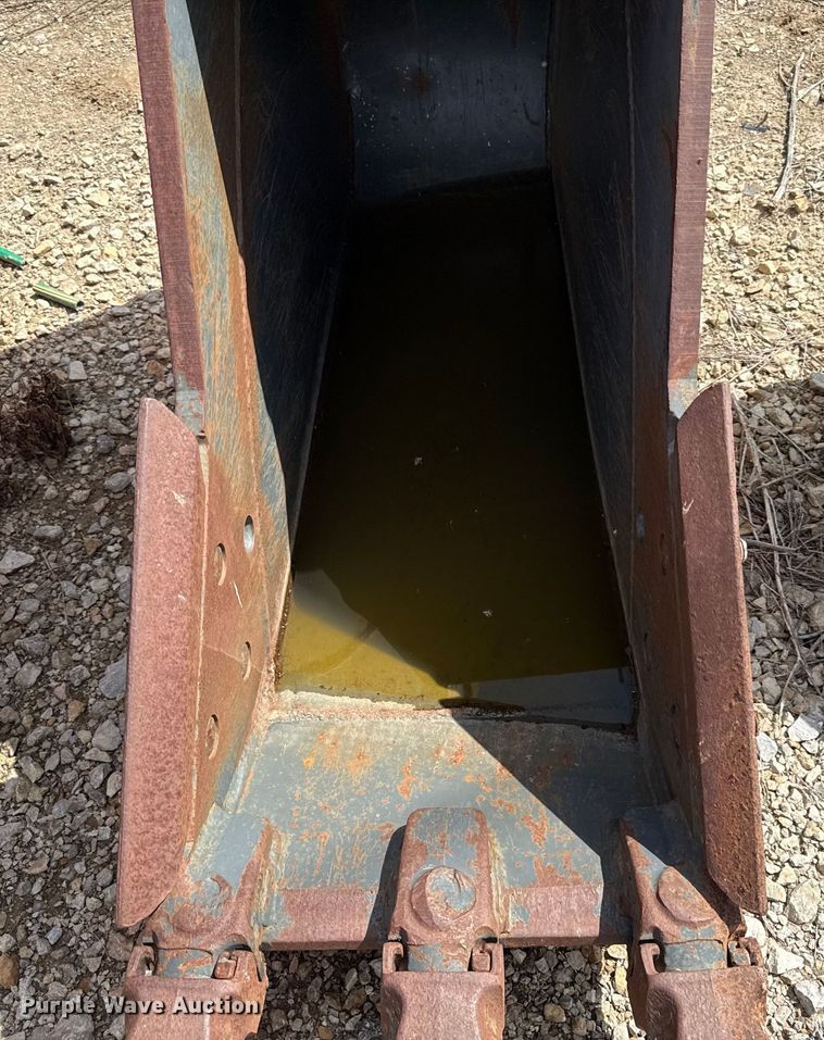 image for item DY8213 ESCO excavator bucket