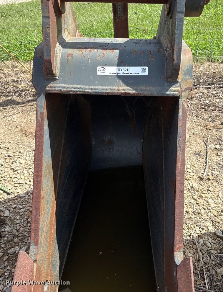 image for item DY8213 ESCO excavator bucket