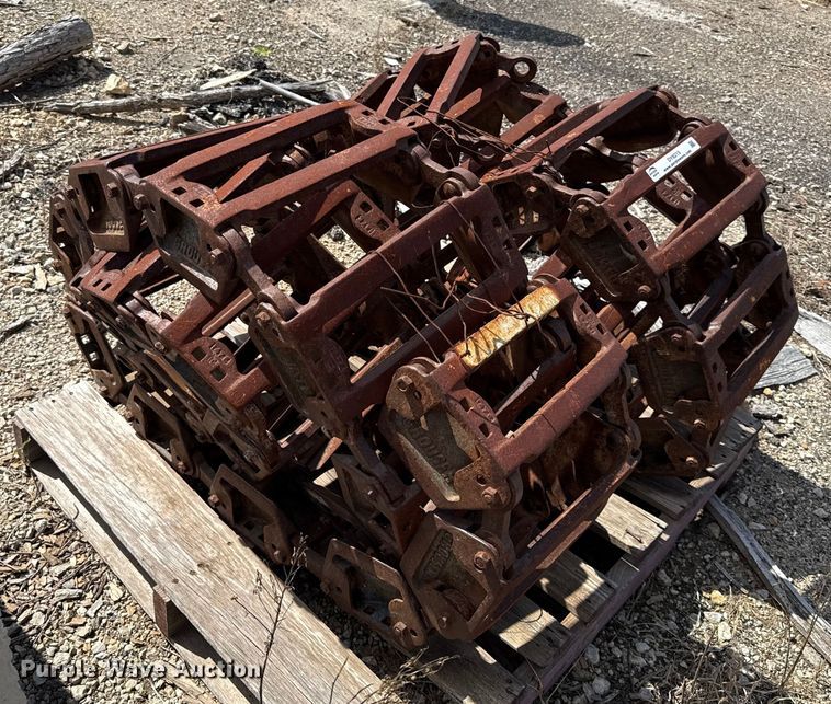 image for item DY8215 Grouser over tire tracks