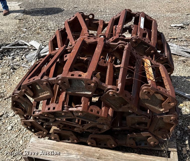 image for item DY8215 Grouser over tire tracks