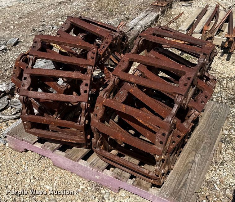 image for item DY8215 Grouser over tire tracks