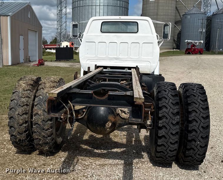 image for item DY8217 1988 Chevrolet C70 truck cab and chassis