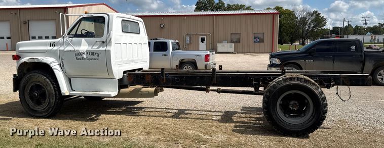 image for item DY8217 1988 Chevrolet C70 truck cab and chassis