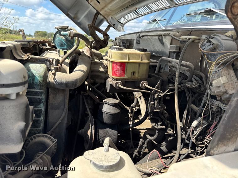 image for item DY8217 1988 Chevrolet C70 truck cab and chassis