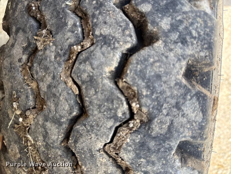 image for item DY8217 1988 Chevrolet C70 truck cab and chassis