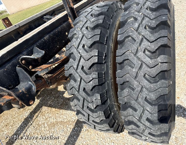 image for item DY8217 1988 Chevrolet C70 truck cab and chassis