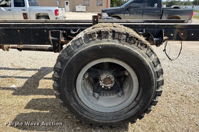 image for item DY8217 1988 Chevrolet C70 truck cab and chassis