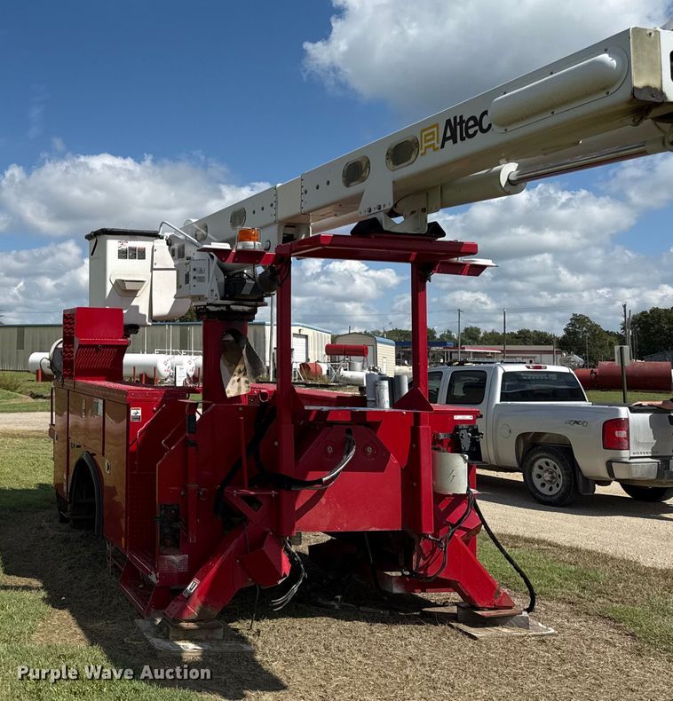 image for item DY8218 Altec bucket truck bed