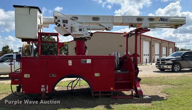 image for item DY8218 Altec bucket truck bed