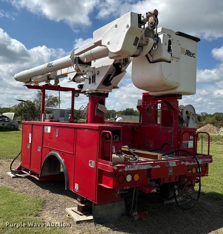 image for item DY8218 Altec bucket truck bed