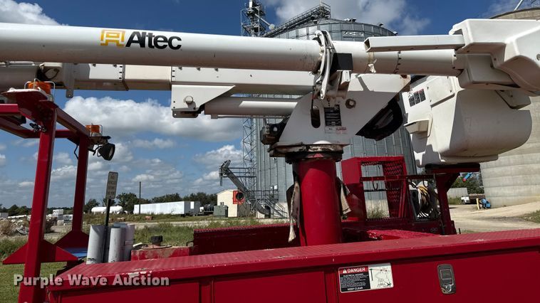 image for item DY8218 Altec bucket truck bed