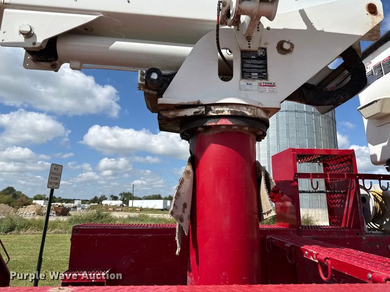 image for item DY8218 Altec bucket truck bed