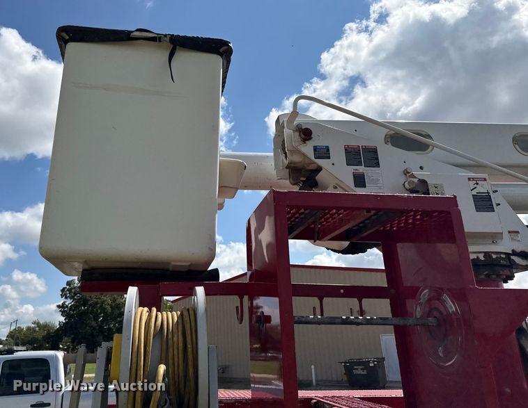 image for item DY8218 Altec bucket truck bed