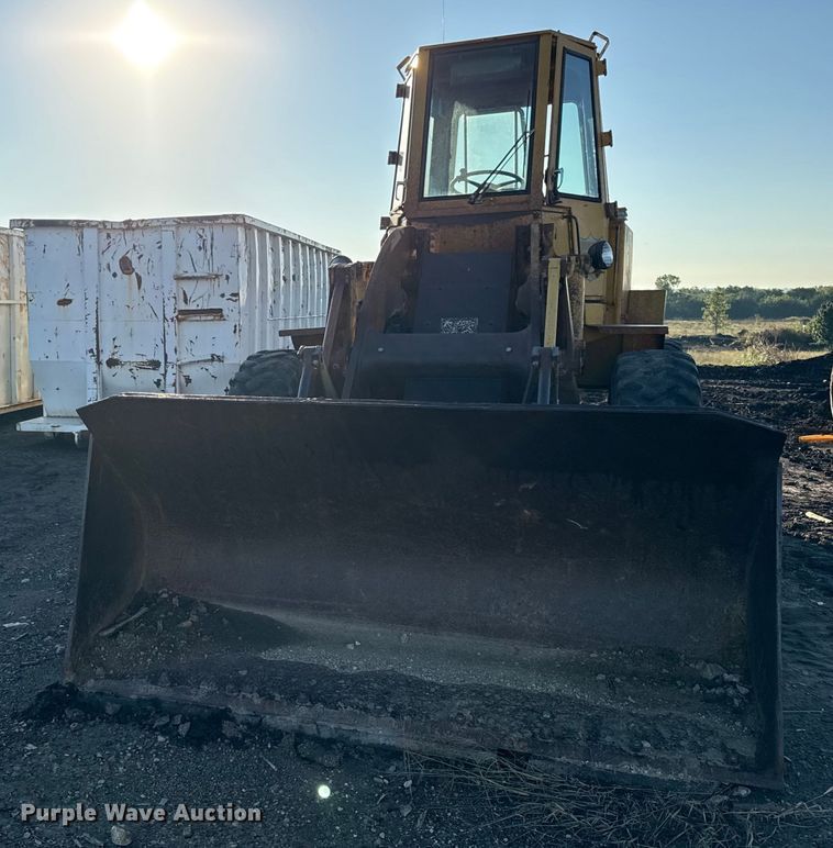 image for item DY8219 1974 Caterpillar 920 wheel loader