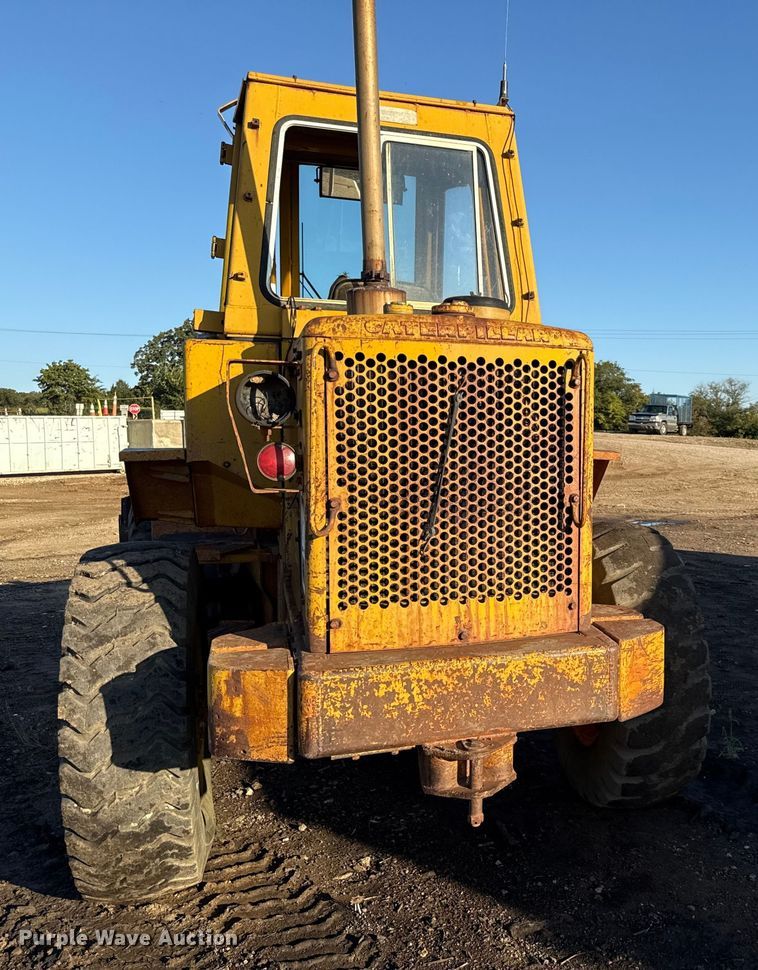 image for item DY8219 1974 Caterpillar 920 wheel loader