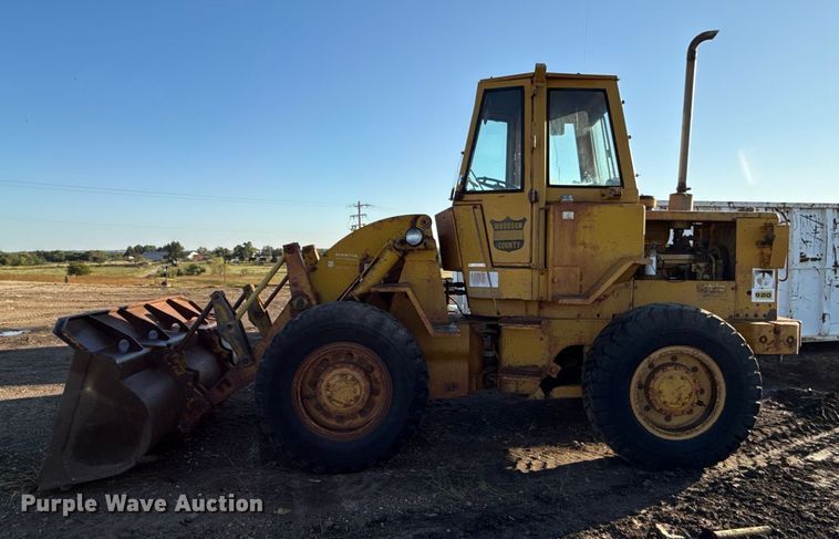 image for item DY8219 1974 Caterpillar 920 wheel loader