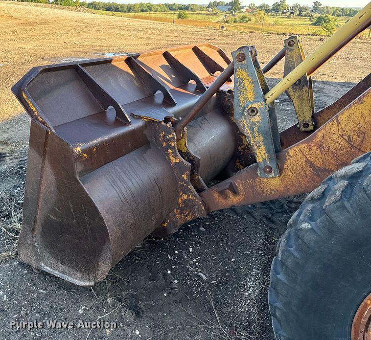 image for item DY8219 1974 Caterpillar 920 wheel loader