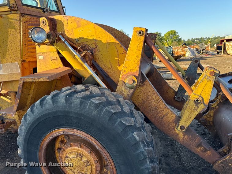 image for item DY8219 1974 Caterpillar 920 wheel loader