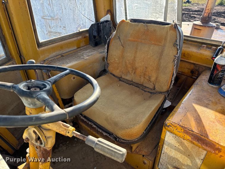 image for item DY8219 1974 Caterpillar 920 wheel loader