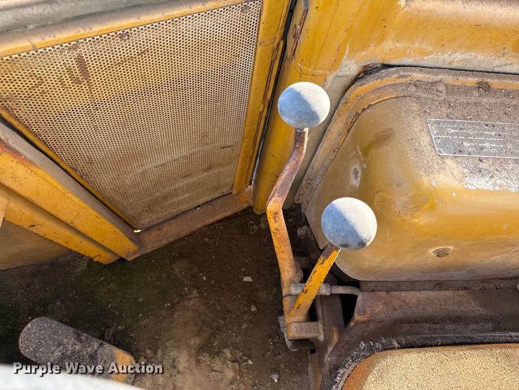 image for item DY8219 1974 Caterpillar 920 wheel loader