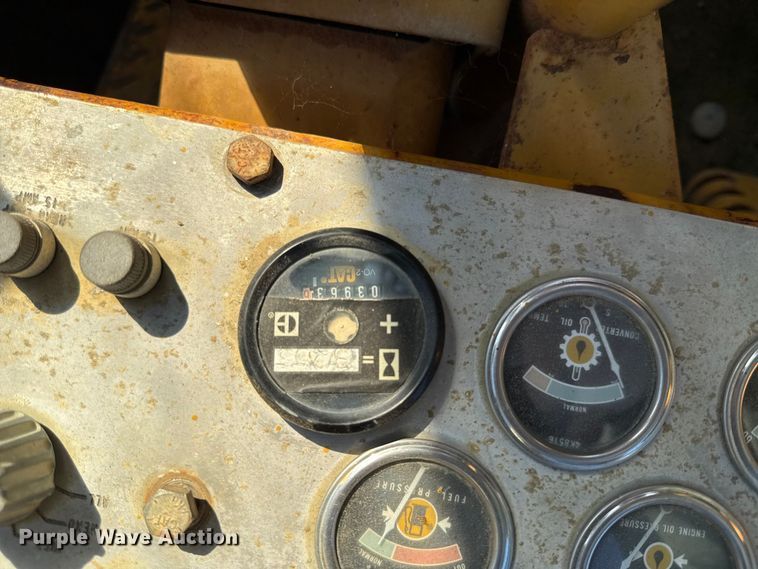 image for item DY8219 1974 Caterpillar 920 wheel loader