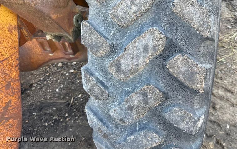 image for item DY8219 1974 Caterpillar 920 wheel loader