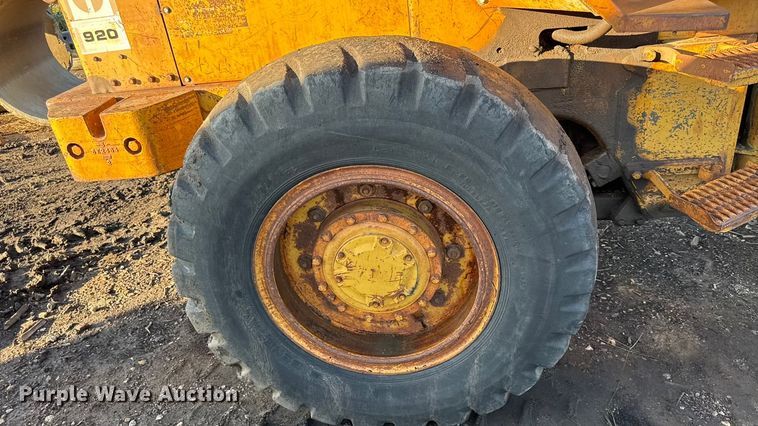 image for item DY8219 1974 Caterpillar 920 wheel loader