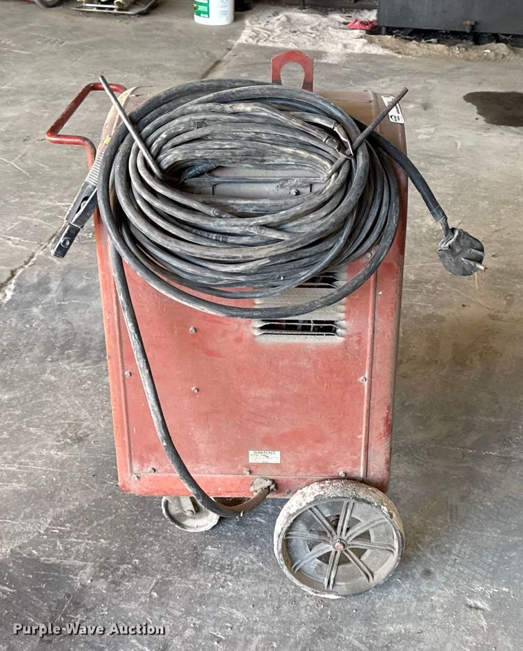 image for item DY8234 Lincoln Idealarc 250 welder