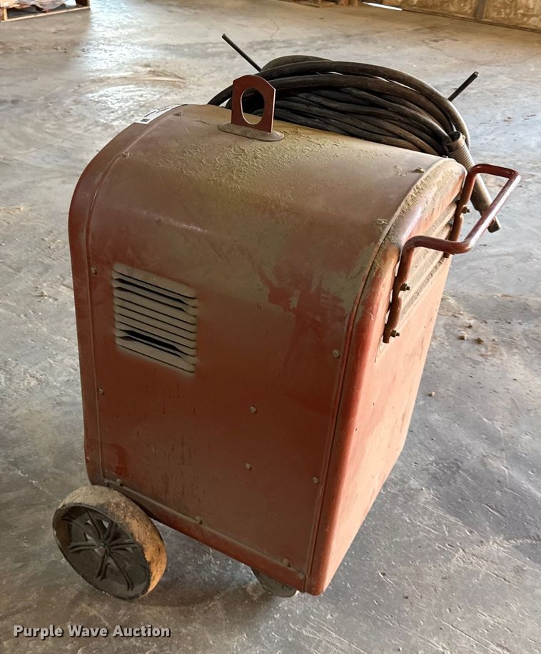 image for item DY8234 Lincoln Idealarc 250 welder