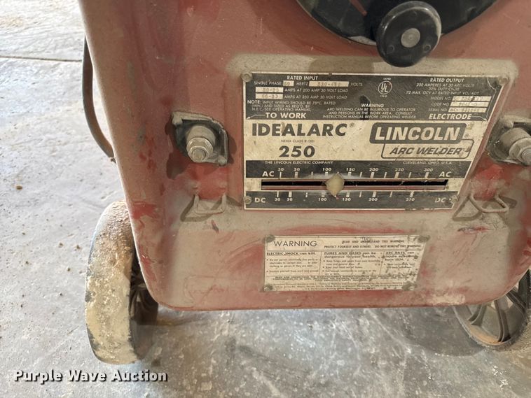 image for item DY8234 Lincoln Idealarc 250 welder