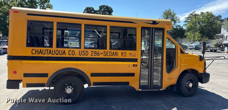 image for item DY8280 2012 Chevrolet Express school bus