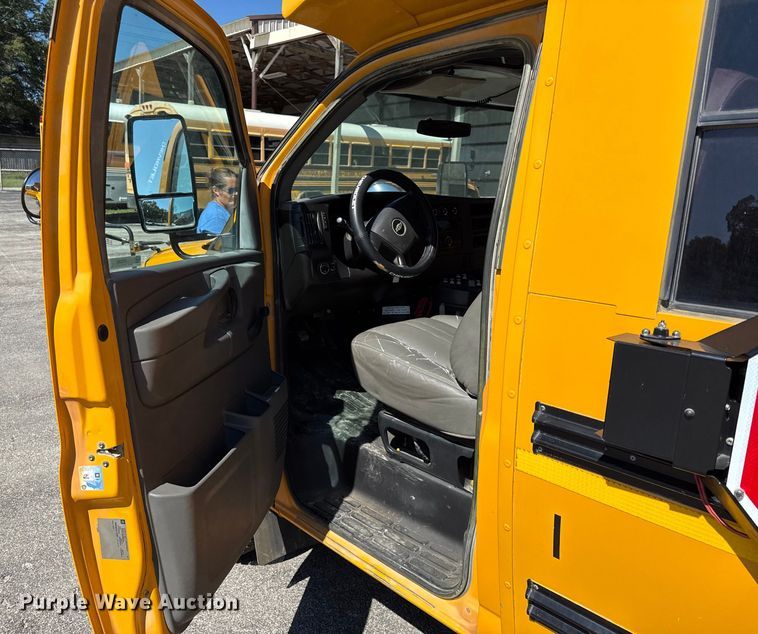 image for item DY8280 2012 Chevrolet Express school bus