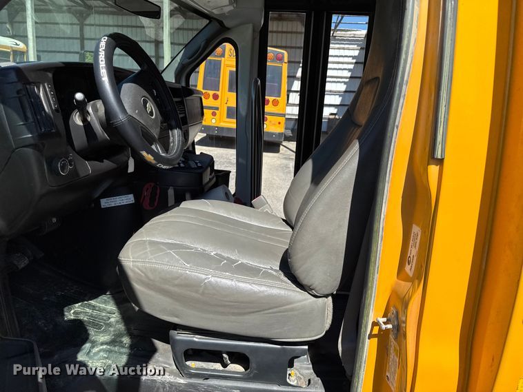 image for item DY8280 2012 Chevrolet Express school bus